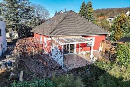 Energieeffizient und Barrierearm: Neuwertiger Bungalow in Neheim - Arnsberg / Neheim Neheim-Hüsten