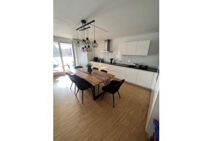 Hochwertige 3,5 Zimmer-Wohnung mit Aufzug u. Einbauküche in guter Lage von Kirchheim - Kirchheim unter Teck