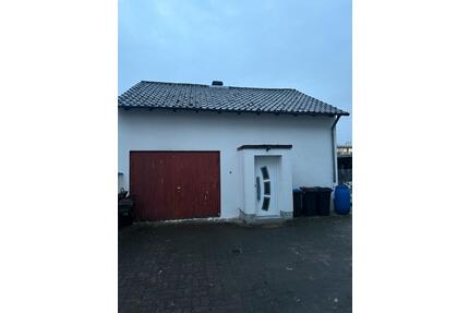 Wohnraum im freistehenden Haus in Elsenfeld