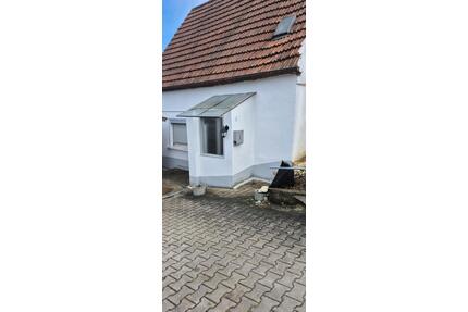 Einfamilienhaus zu verkaufen. - 80.000,00&nbsp;EUR Kaufpreis, ca.&nbsp; 65,00&nbsp;m&sup2; in Neresheim (PLZ: 73450)
