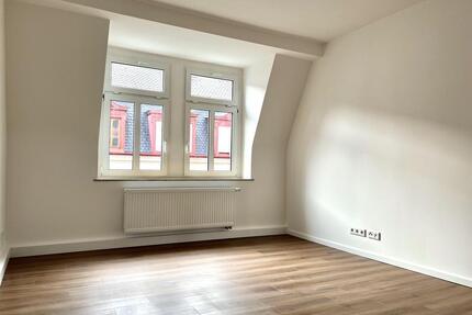 Modernisierte, helle und freundliche 2-Zimmer-Wohnung - Fürth Eigenes Heim