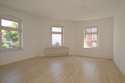 Einbauküche! Schöne 2,5-Zimmer-WE mit großer Küche - Chemnitz Ebersdorf