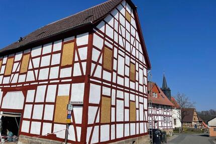 Mehrfamilienhaus in Wolfhagen – Sanierungsobjekt mit Potenzial