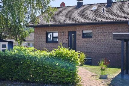 Einfamilienhaus im Grünen - 1.100,00&nbsp;EUR Kaltmiete, ca.&nbsp; 130,00&nbsp;m&sup2; in Marsberg (PLZ: 34431)