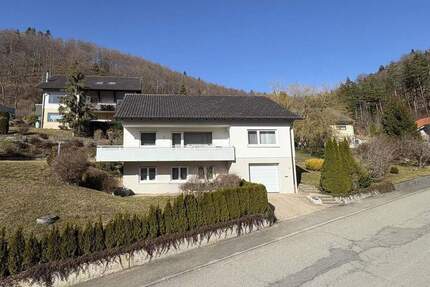 Großzügiges Einfamilienhaus mit Ausbaupotenzial - Albstadt Pfeffingen