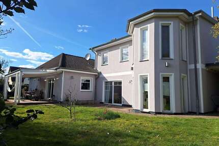 Haus zum Kaufen in Dersekow 469.500,00 € 245.13 m²