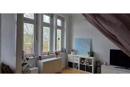 Urban wohnen in Toplage: 3-Zimmer-Altbau mit Balkon nahe Bahnhof Solingen