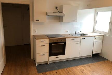 Renovierte Wohnung in ruhiger Stadtlage mit Garten+Einbauküche - Kaiserslautern