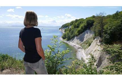 Strandhaus Glowe zwei Schlafzi zwei Bäder Kamin Waschm Sauna strandnah