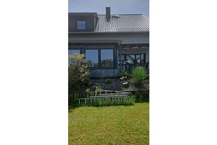 Traumhaus in Fernwald Steinbach , ideal für junge Familie .