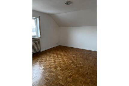 Frisch renovierte Dachgeschosswohnung ca. 45m2 - Buxheim