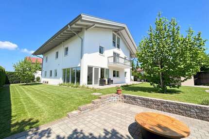 Haus zum Kaufen in Grabenstätt 950.000,00 € 300 m²