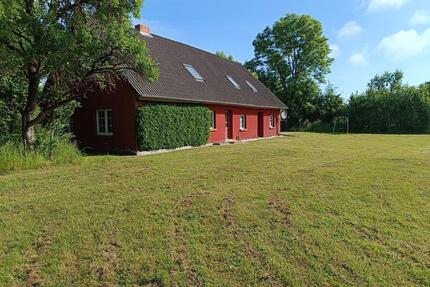Ferienhaus in exklusiver Lage - 199.000,00&nbsp;EUR Kaufpreis, ca.&nbsp; 140,00&nbsp;m&sup2; in Grabow (PLZ: 19300)