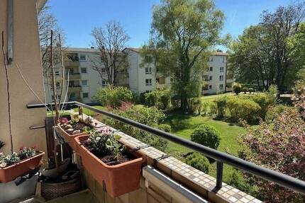 Kompakt, charmant, gut gelegen - 2-Zimmer-Wohnung mit Balkon und Einzelgarage - Erding
