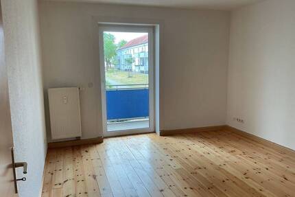 Kaffee, Couch, Komfort - 2 Raum Wohnung mit Balkon sucht dich! - Brandenburg an der Havel Görden