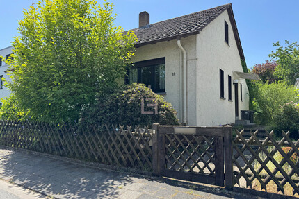 Start ins Familienglück! Einfamilienhaus mit Entwicklungspotential in bevorzugter Premiumlage! - Dreieich / Buchschlag