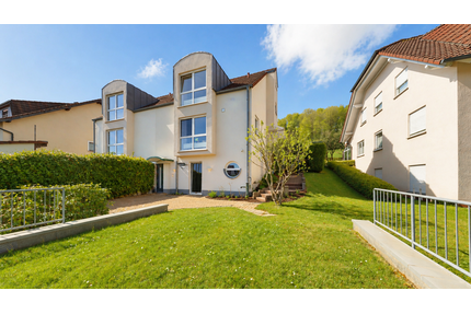 Haus zum Kaufen in Neuhof 379.000,00 € 160 m²