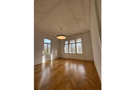 Zimmer mit Empfang in Villa eines Notariats in 65187 Wiesbaden