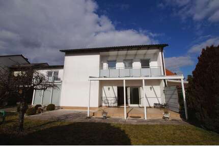 Haus zum Kaufen in Neumarkt in der Oberpfalz 645.000,00 € 175 m²