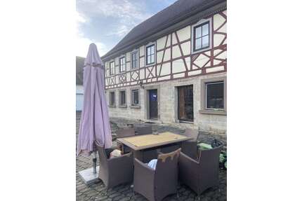 Haus zum Kaufen in Creglingen 245.000,00 € 350 m²