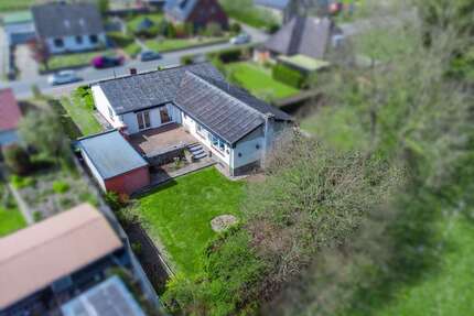 Haus zum Kaufen in Lohe-Föhrden 198.000,00 € 160 m²