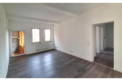 O181W3: Sanierte 2-Raum Wohnung mit Balkon und EBK im Stadtzentrum - PKW Stellplatz möglich - Eisleben (Lutherstadt)