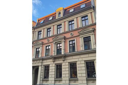 Souterrain Wohnung mit Einbauküche und Fußbodenheizung - Halle (Saale)