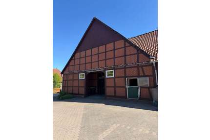 Haus zum Kaufen in Wedemark 450.000,00 € 210 m²