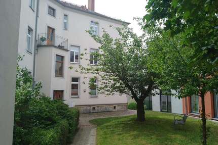 Wohnung zum Mieten in Radebeul 827,00 € 82.7 m²