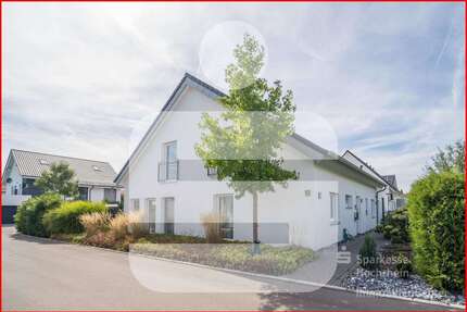 Haus zum Kaufen in Jestetten 615.000,00 € 220 m²