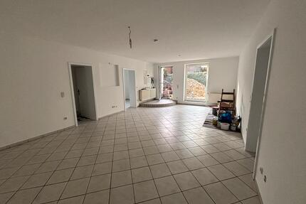 Wohnung zu vermieten, 2ZKB eigener Garten - Büren