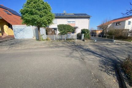 Charmantes Zweifamilienhaus mit herrlichem Blick in die Weinberge - Bobenheim am Berg
