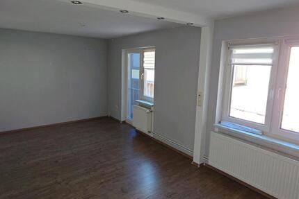 Große 2-Raum Wohnung mit Einbauküche und Balkon zu vermieten - Demmin