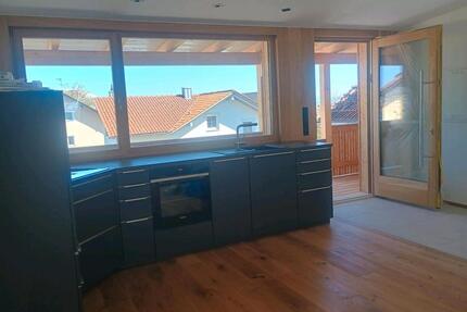 Moderne 2,5 Zimmer-Wohnung - 740,00&nbsp;EUR Kaltmiete, ca.&nbsp; 85,00&nbsp;m&sup2; in Hutthurm (PLZ: 94116)
