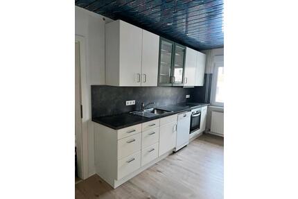 Top sanierte 4-Zimmer-Wohnung - 800,00&nbsp;EUR Kaltmiete, ca.&nbsp; 95,00&nbsp;m&sup2; in Alheim (PLZ: 36211)