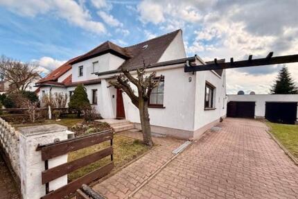Doppelhaushälfte mit großem Garten und Garage in Beuna - Merseburg