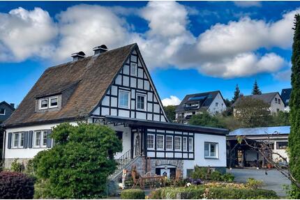 Zweifamilienhaus mit Gewerbeteil Fachwerk ca. 3.394 m² Grundstück - Winterberg