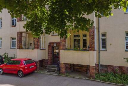 Leipzig! Kleine Dachgeschosswohnung mit Terrasse - ideal für Anleger!