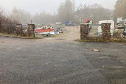 Unbebaute Gewerbeimmobilie, derzeit als Lagerplatz genutzt in Waldheim