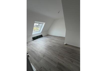 1,5 Raum mit Balkon und eingerichteter Küche und Enbauschrank - Bochum Bochum-Südwest