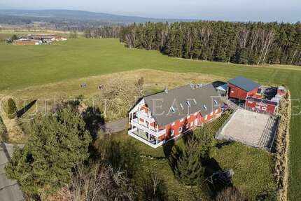 Haus zum Kaufen in Vilseck 1.390.000,00 € 384 m²