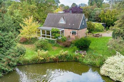 Idyllisches Einfamilienhaus auf traumhaftem Naturgrundstück mit Teich – nur wenige Minuten von Kiel entfernt - Schwentinental Klausdorf