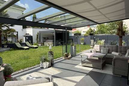 Haus zum Kaufen in Langenfeld 1.100.000,00 € 178 m²