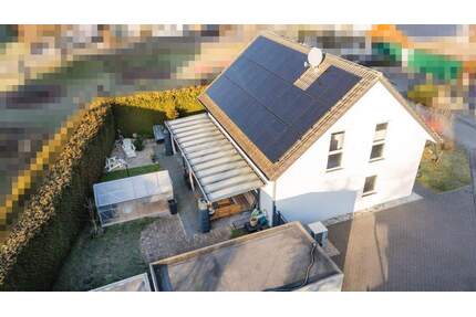 Modernes Familienhaus - Top Energiewert - Garage - Garten - in Willroth!