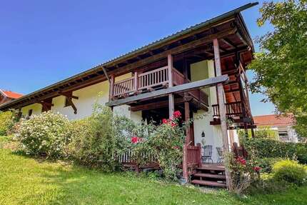 Haus zum Kaufen in Grabenstätt 1.700.000,00 € 200 m²