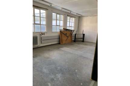 Halle in Göppingen-Jebenhausen 458,00 € 160 m²
