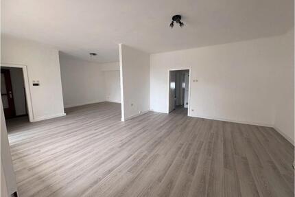 Neu renoviert: 135m² Wohnung mit Balkon Zentral in Dillingen-Saar - Dillingen (Saar)