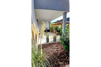 Lichtdurchflutete Wohnung in lohnenswerter Lage! - Westhausen Reichenbach