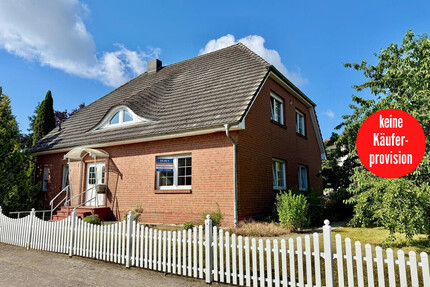 HORN IMMOBILIEN++ 2 km bis Neubrandenburg, großes Einfamilienhaus mit vielen Extras - Einliegerwohnung möglich - Neuendorf