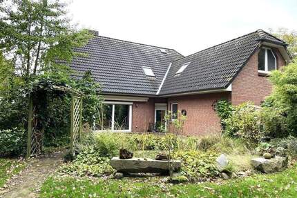 Eins, Zwei o. Drei! Große und solide Immobilie in Feldrandlage m. Biotop u. Traumausblick!! - Windbergen